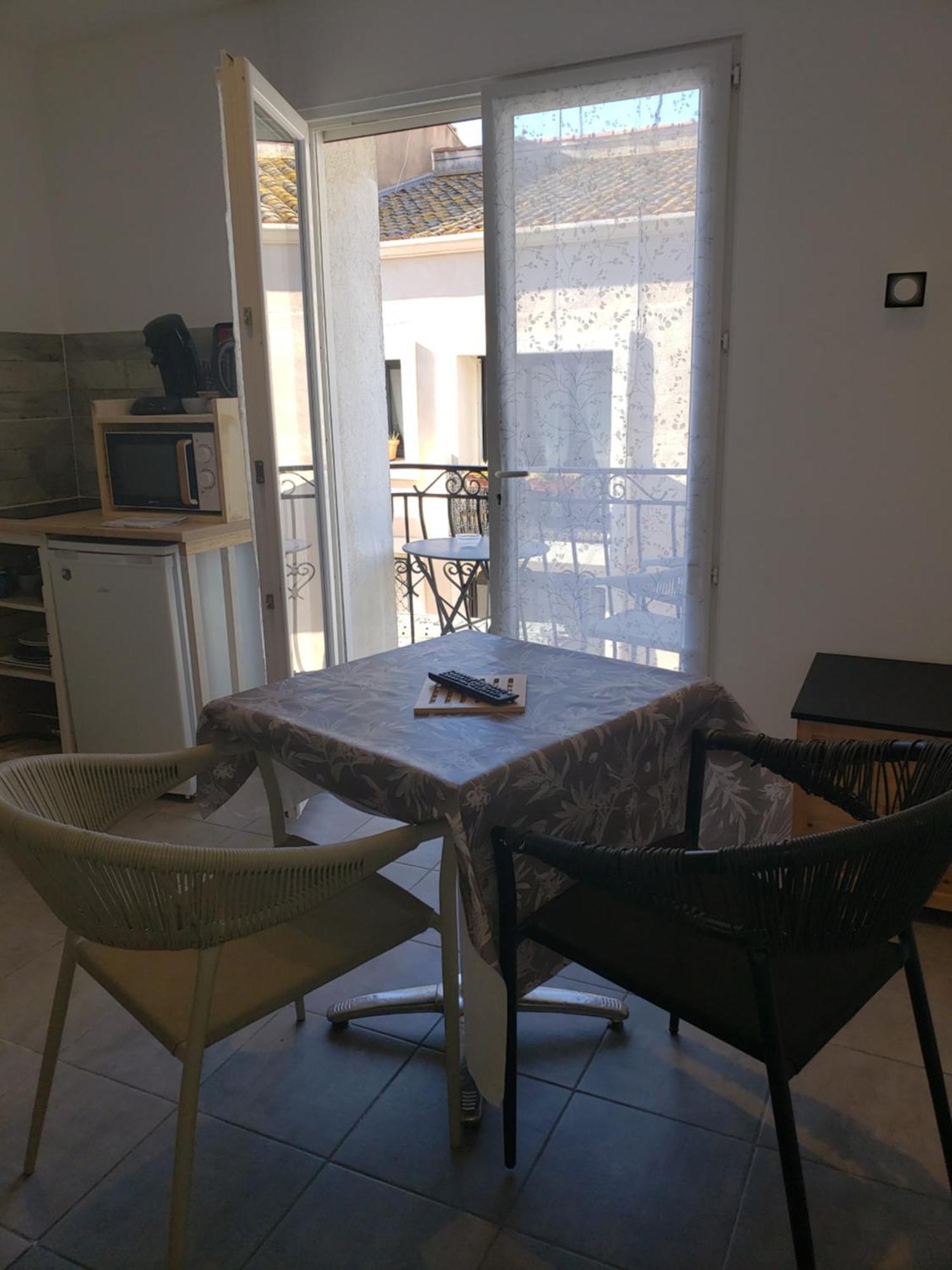 Locmeze Apartment ภายนอก รูปภาพ